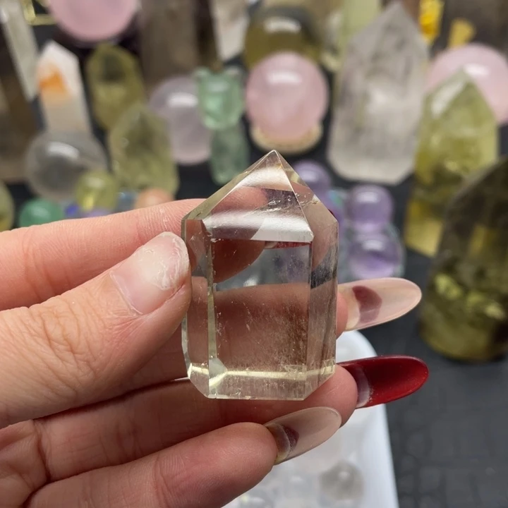 水晶32未镶嵌黄水柱