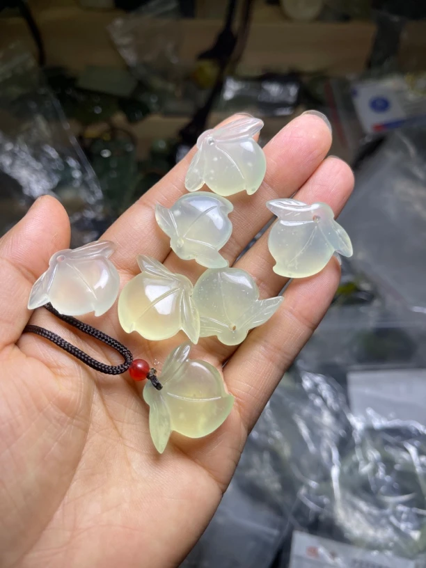 天然玉石小桃子吉祥富贵一个多样性发货