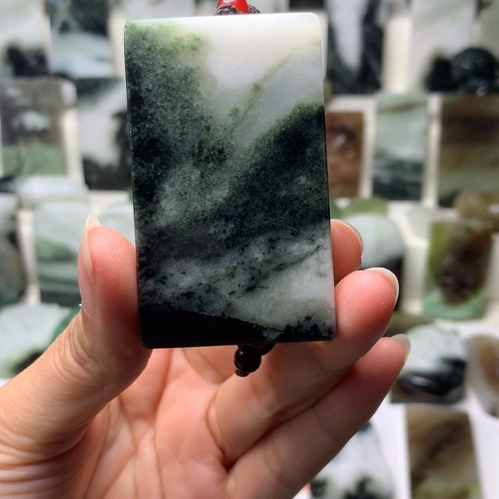 独山玉未镶嵌颈饰