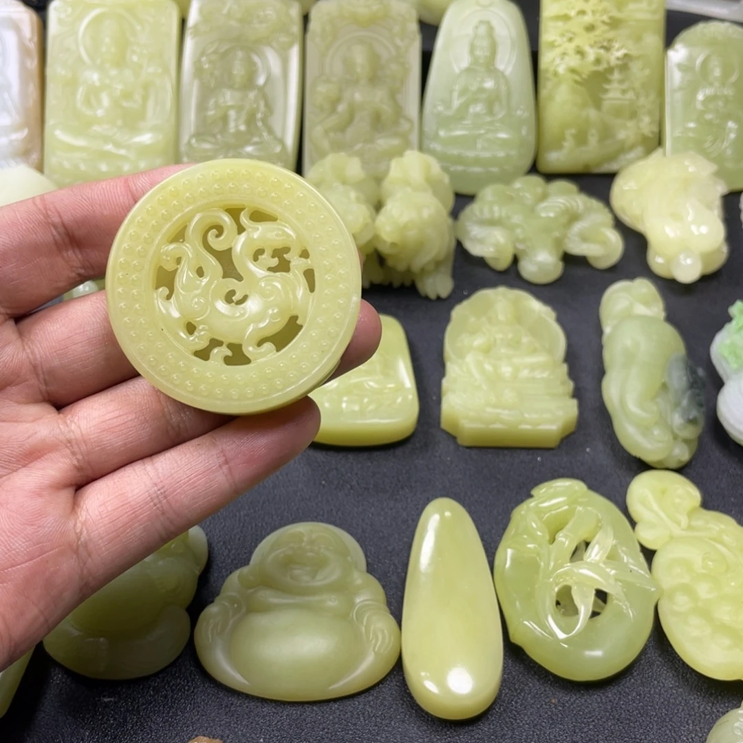 和田玉未镶嵌颈饰