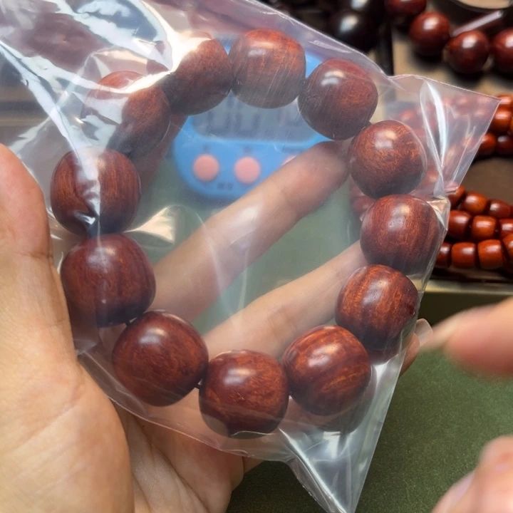 柱***运木小叶紫檀手工艺
