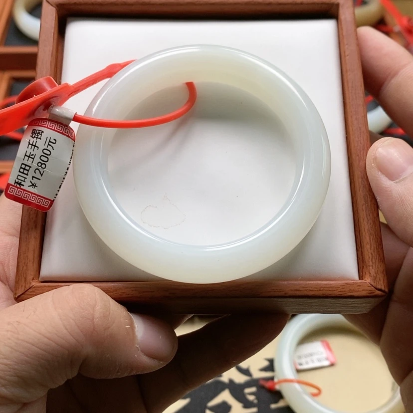 【闪购商品】未镶嵌手镯和田玉