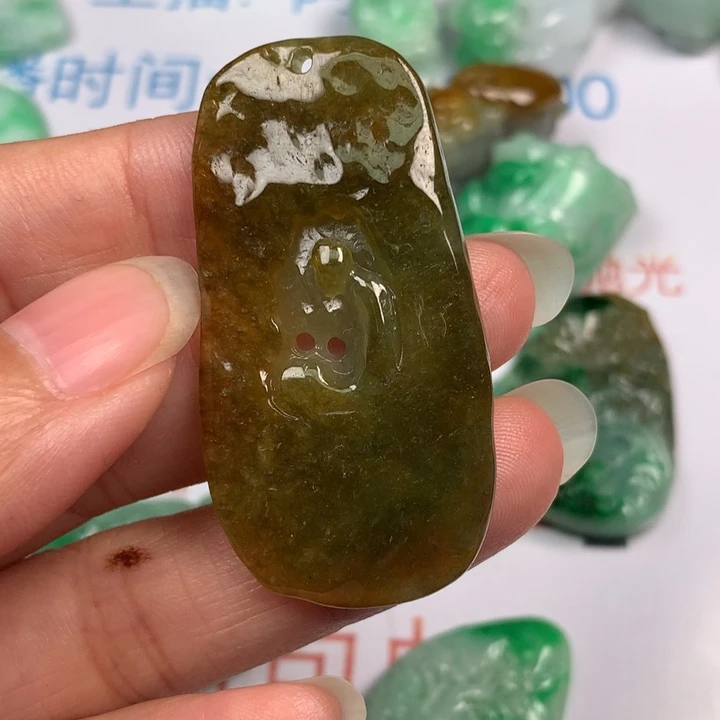 翡翠未镶嵌颈饰翡翠