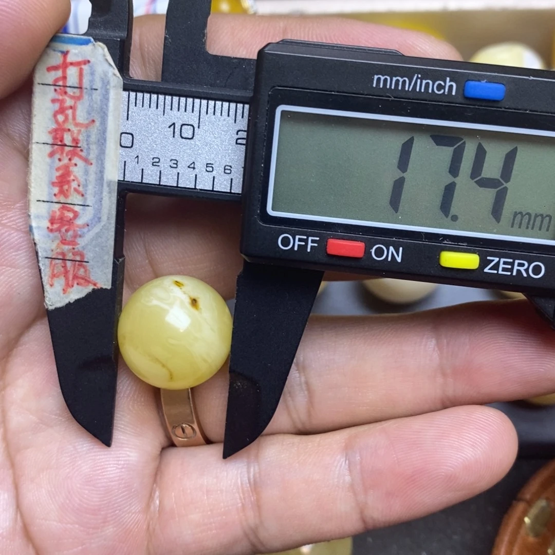 裸石蜜蜡未镶嵌17.4瑕疵圆珠默认直发