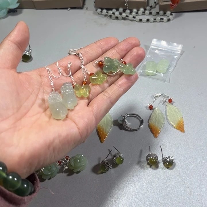 蛇纹石玉耳饰未镶嵌跑****外