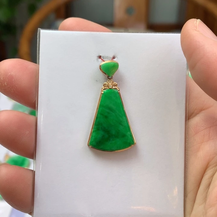 翡翠颈饰18K金镶嵌翡翠翡翠吊坠