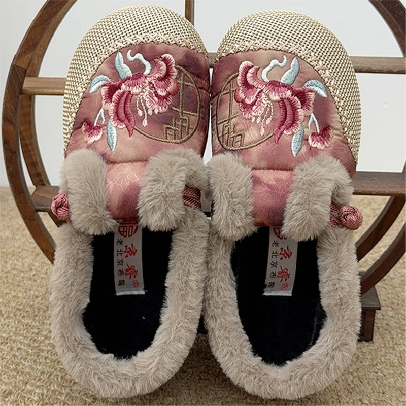 新中式国风绣花鞋冬季新款老北京加绒加厚保暖妈妈鞋平底女棉鞋