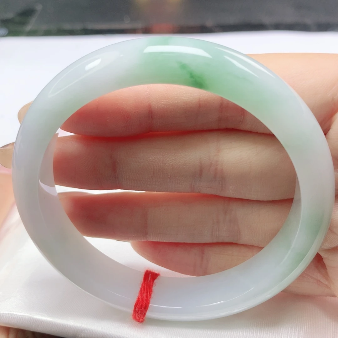 翡翠未镶嵌手镯翡翠61.1白底青飘绿花正圈