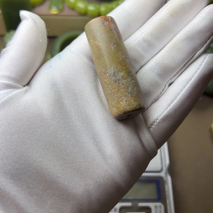 未镶嵌岫岩老玉（透闪石质玉）挂件