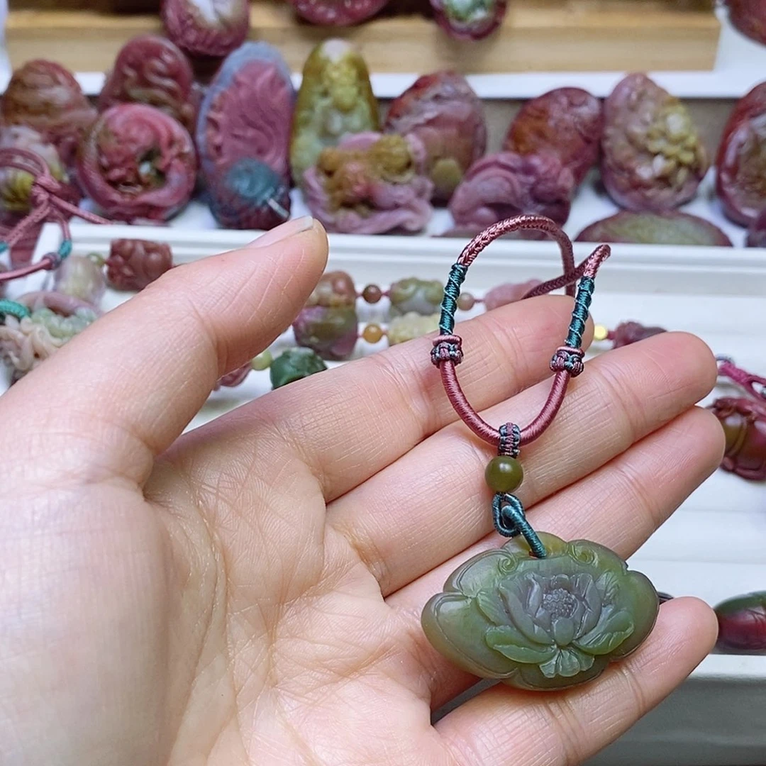 玛瑙/玉髓盐源玛瑙吊坠未镶嵌