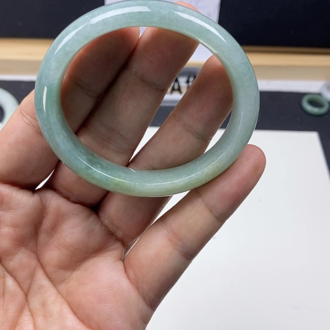 翡翠未镶嵌手镯54.9贵妃