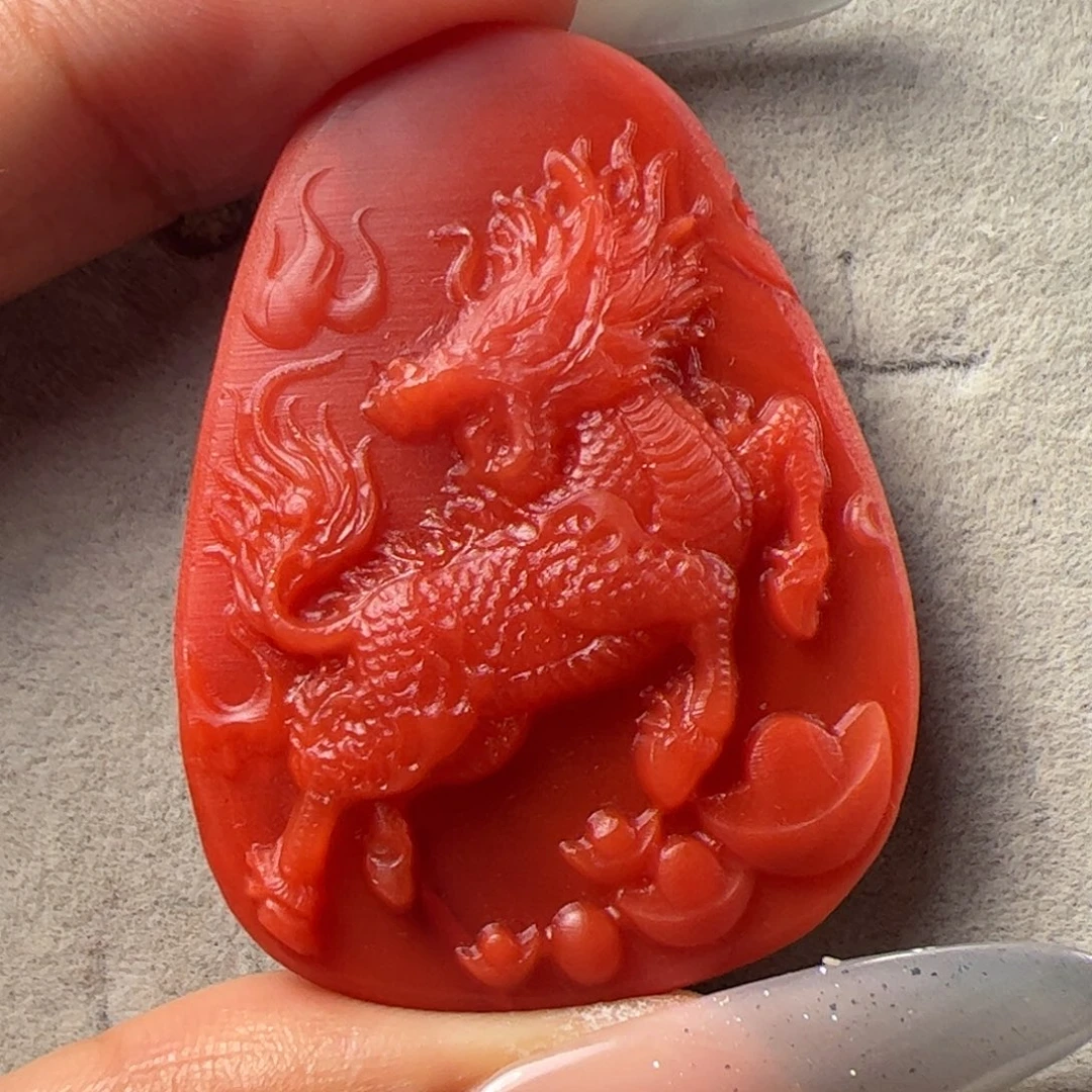 南红玛瑙未镶嵌麒麟牌