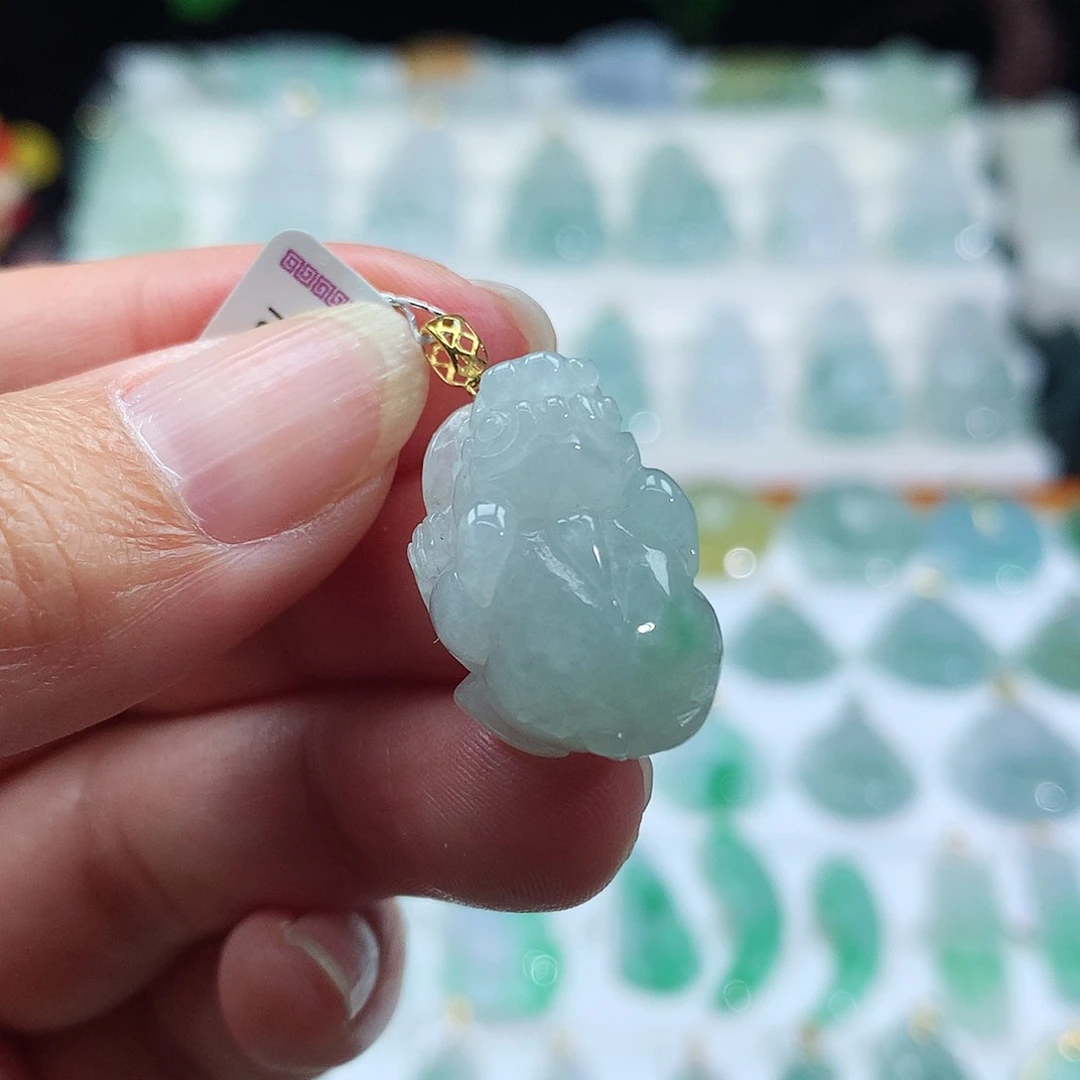 翡翠颈饰18K金镶嵌貔貅