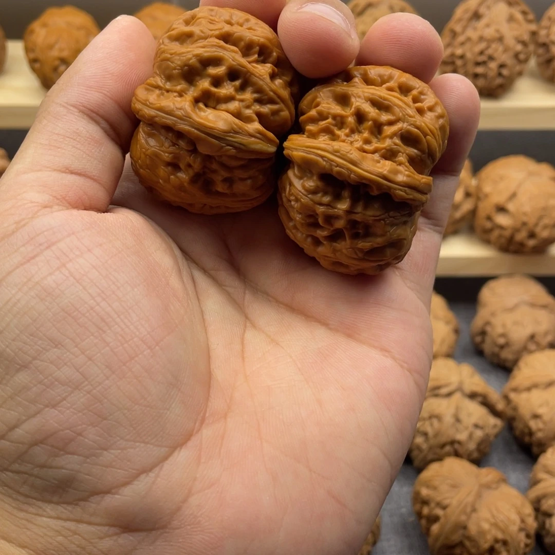 文玩核桃吊坠元宝有修