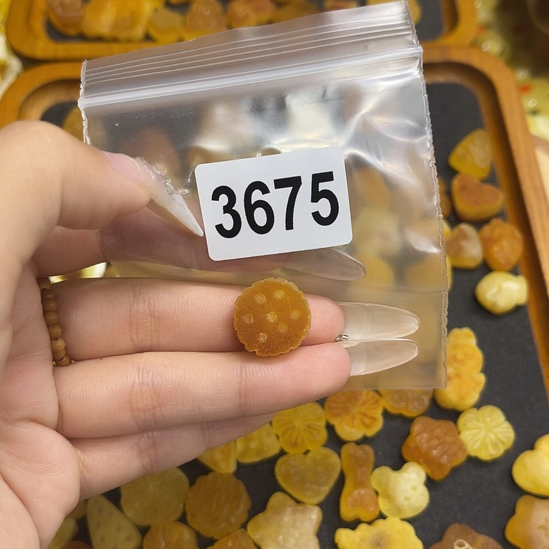 ****宝琥珀未镶嵌珠宝奇石