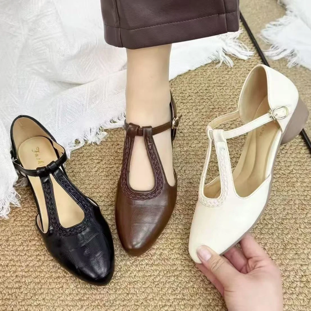 【品牌力荐】新款尖头包头凉鞋低帮压花时装凉鞋中跟软底单鞋7533