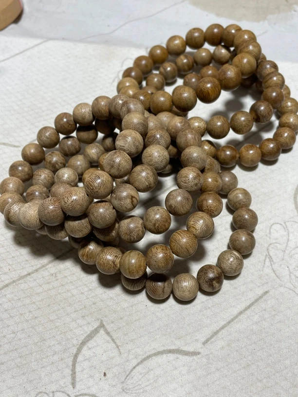 沉香沉香黄油格手串1.0cm海南尖峰岭古树老料，清香甜，多样性发一