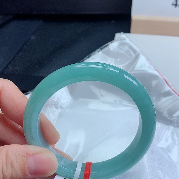 翡翠手镯未镶嵌60圈口