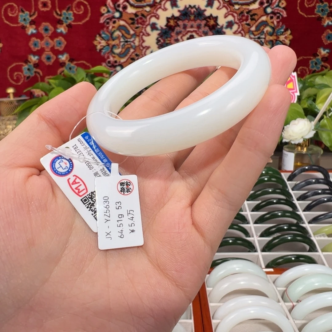 和田玉未镶嵌手镯羊脂级羊脂白玉手镯