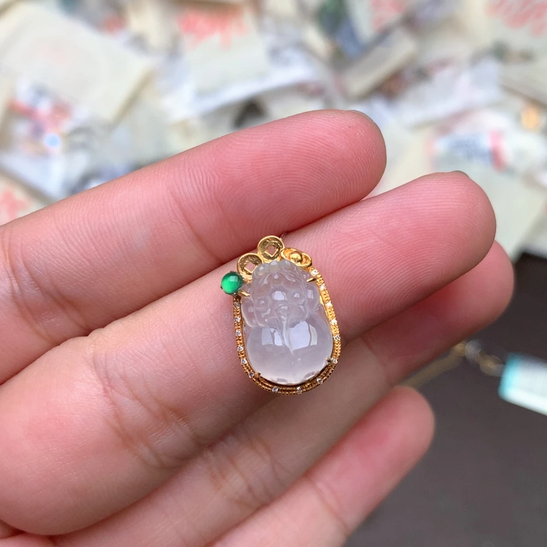 翡翠18K金镶嵌挂件一