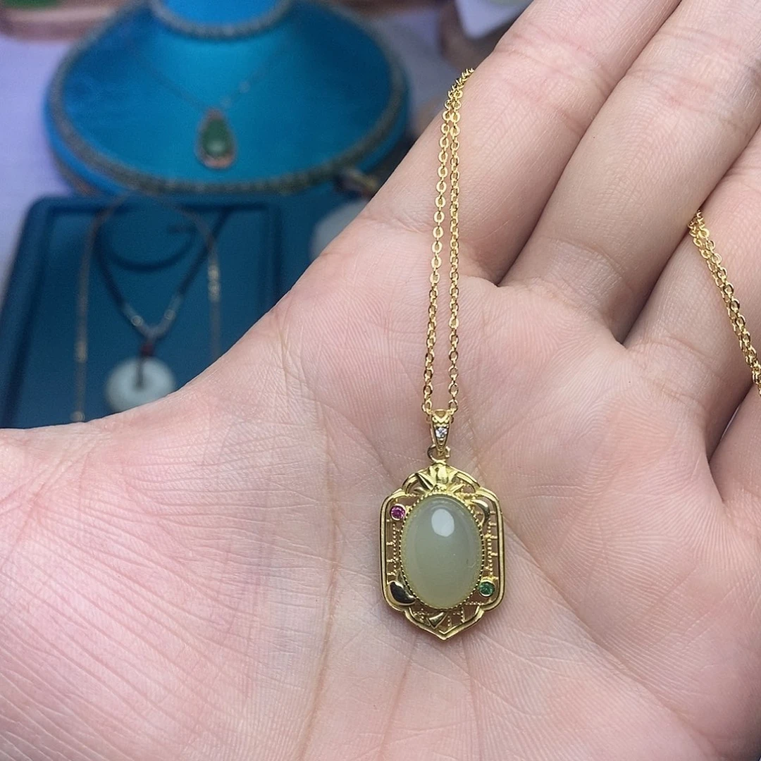 和田玉未镶嵌颈饰