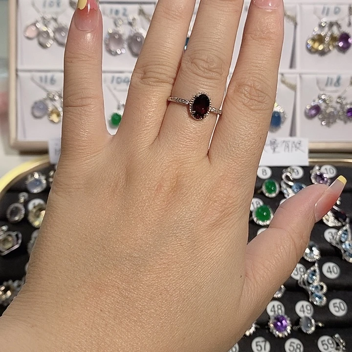 长***亿戒指银S925镶嵌烟晶