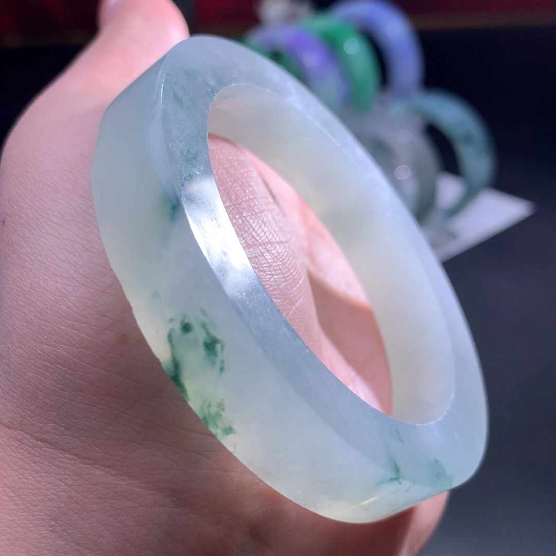 定制翡翠未镶嵌翡翠手镯