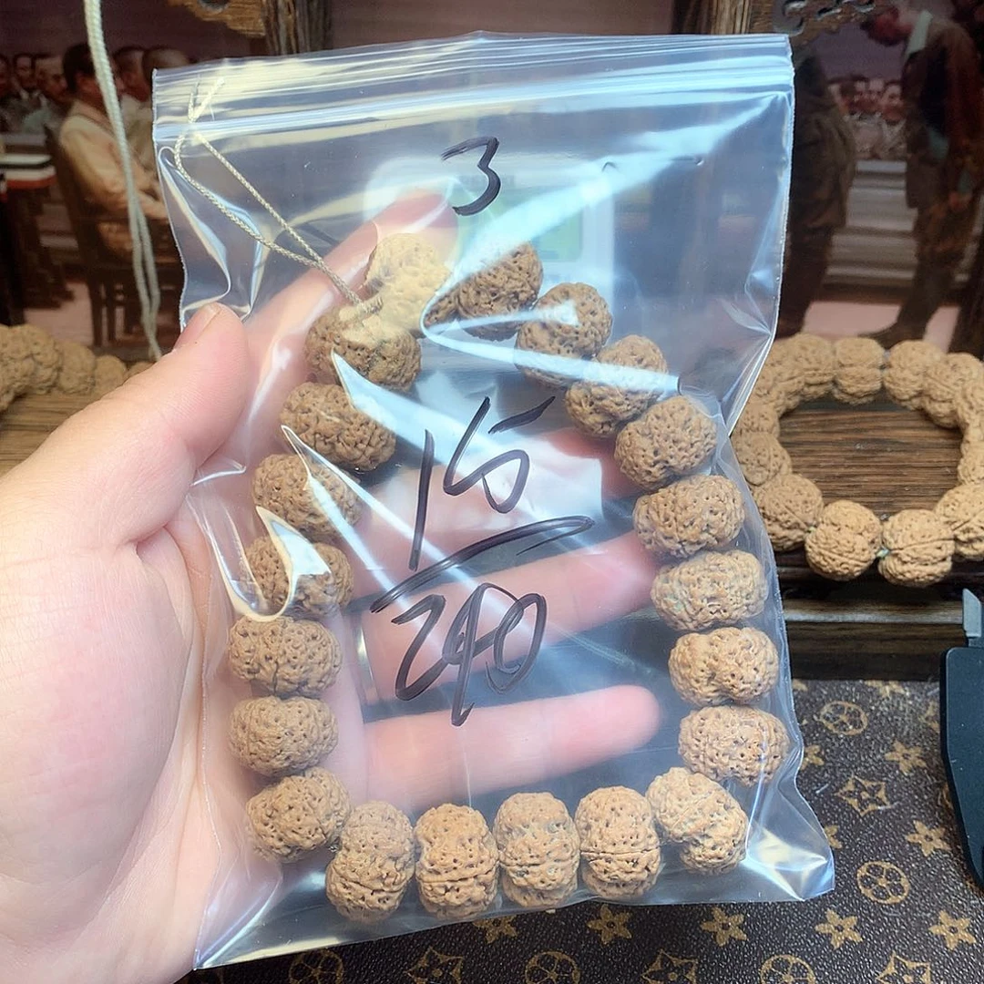 金刚菩提吊坠3*15。