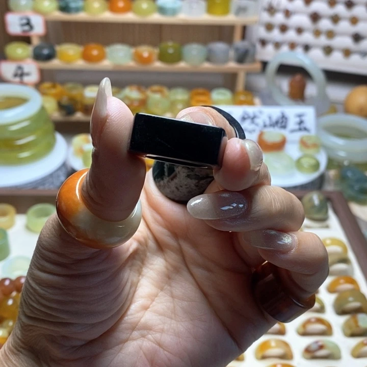 一***熊未镶嵌岫玉戒指岫玉精品指环内径 18.3
