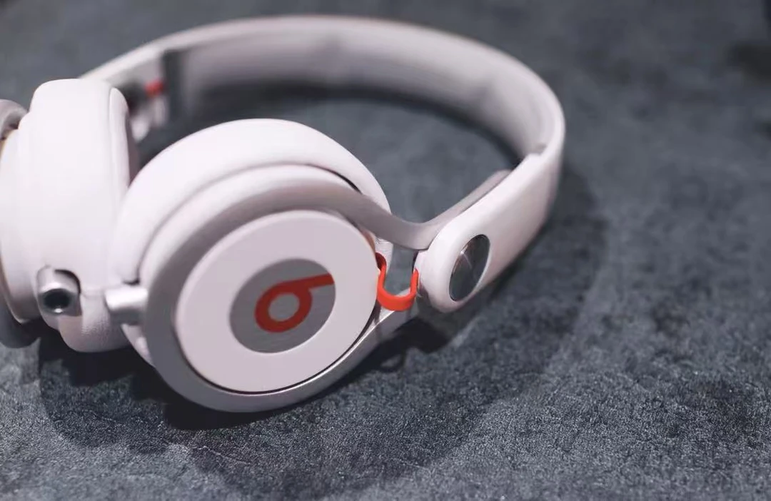 95新 BEATS 头戴式可折叠混音师插线3.5MM有线耳机