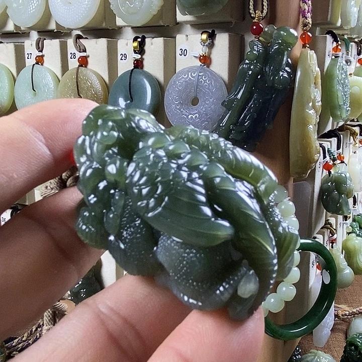 和田玉（糖玉）未镶嵌颈饰