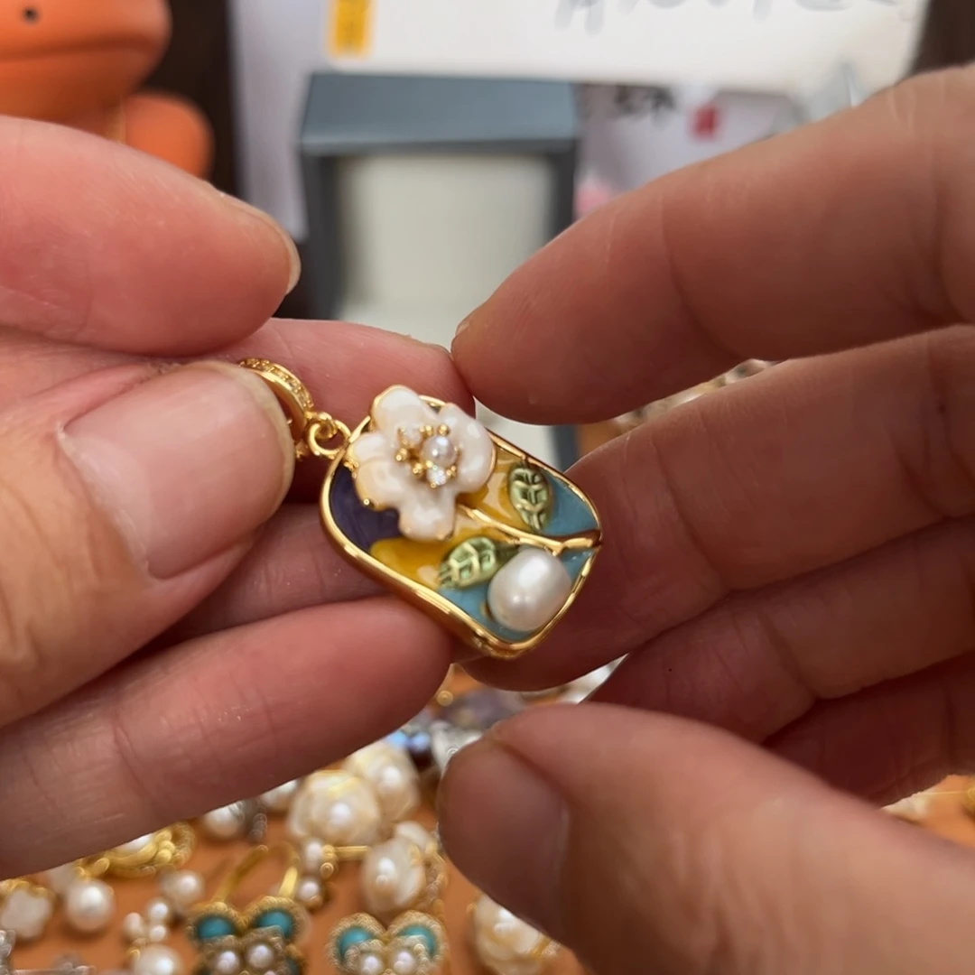 淡水珍珠钛钢颈饰油画吊坠（不带链）小花