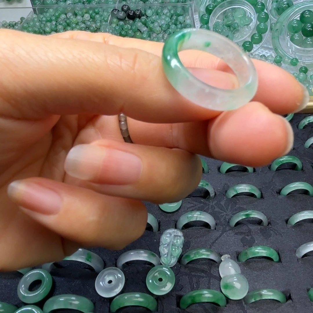 石英质玉（非洲翠）未镶嵌戒指  珠子  手镯冰飘一抹绿戒指