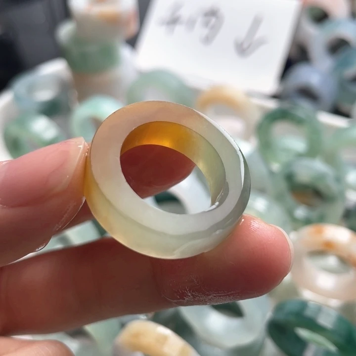 定制翡翠未镶嵌戒指