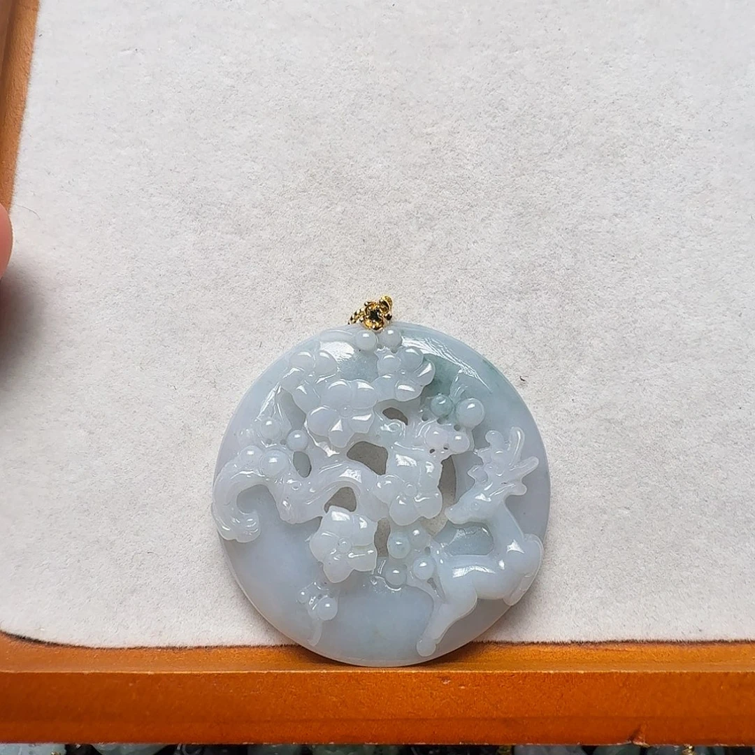 翡翠未镶嵌吊坠(赠链)