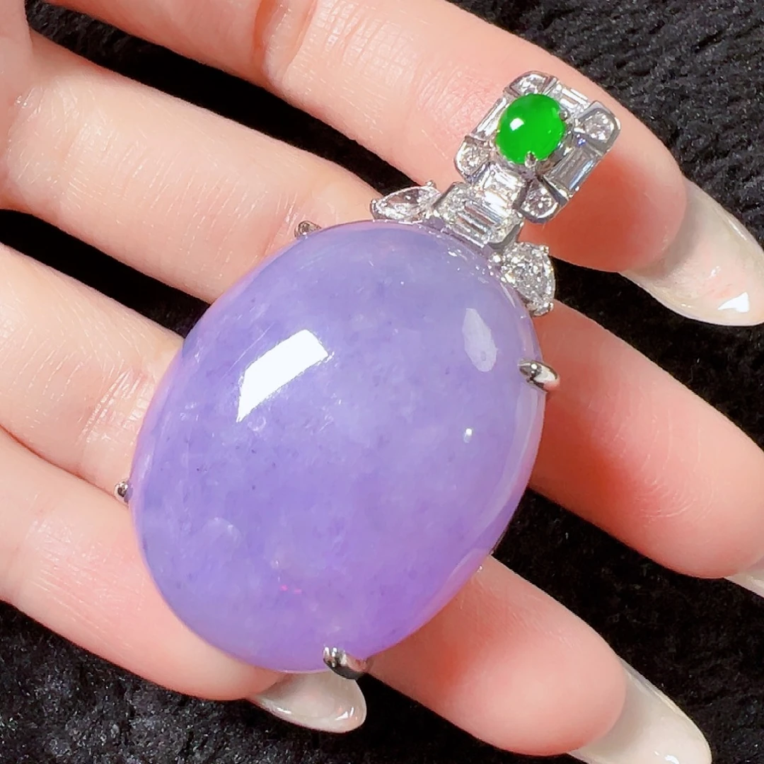 翡翠18K金镶嵌颈饰签收后24小时鉴赏期，过时不退