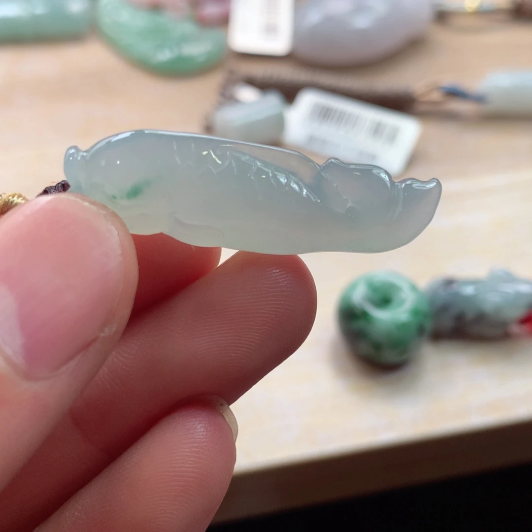 翡翠未镶嵌颈饰吊坠