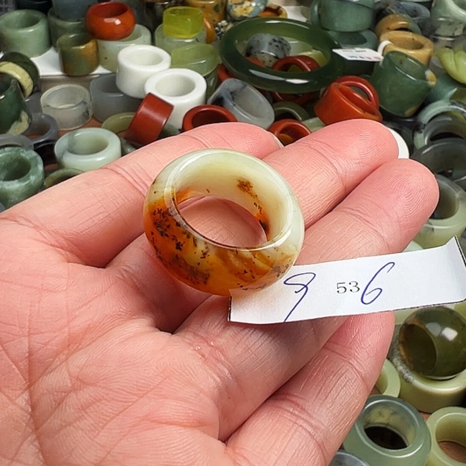 【闪购商品】未镶嵌蛇纹石玉戒指穆*