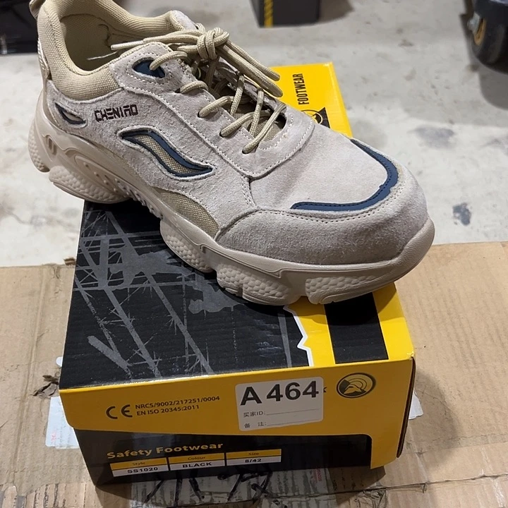 464号。43码防砸防刺劳保鞋。