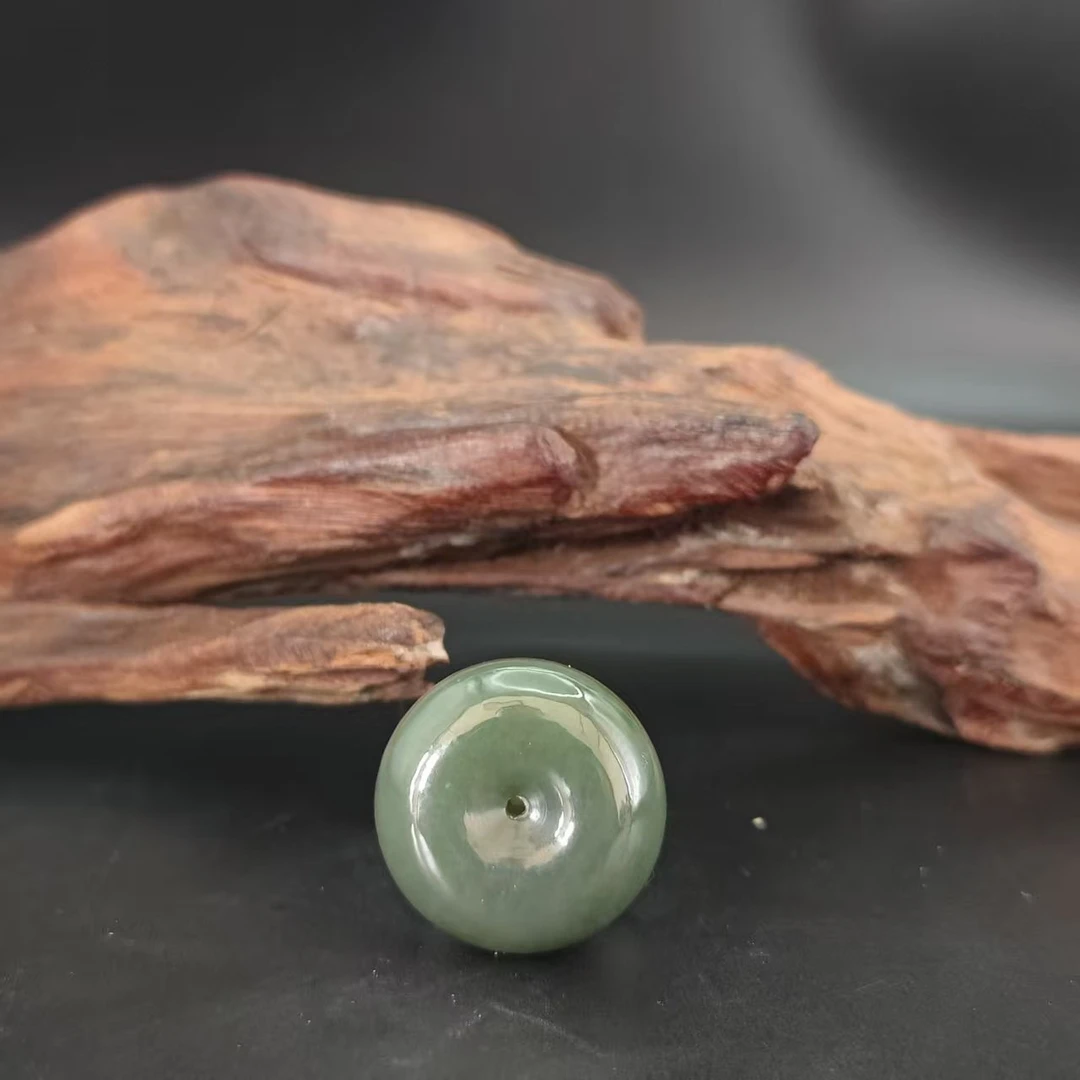 Q和田玉平安扣吊坠1110