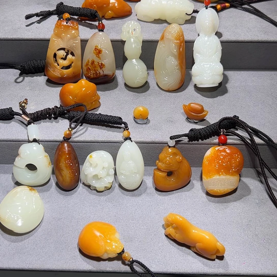 和田玉未镶嵌车挂