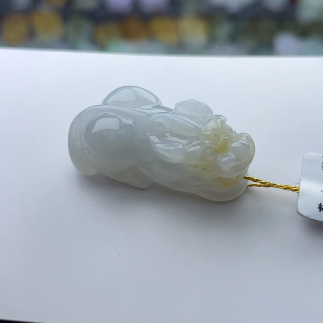 翡翠未镶嵌颈饰貔貅