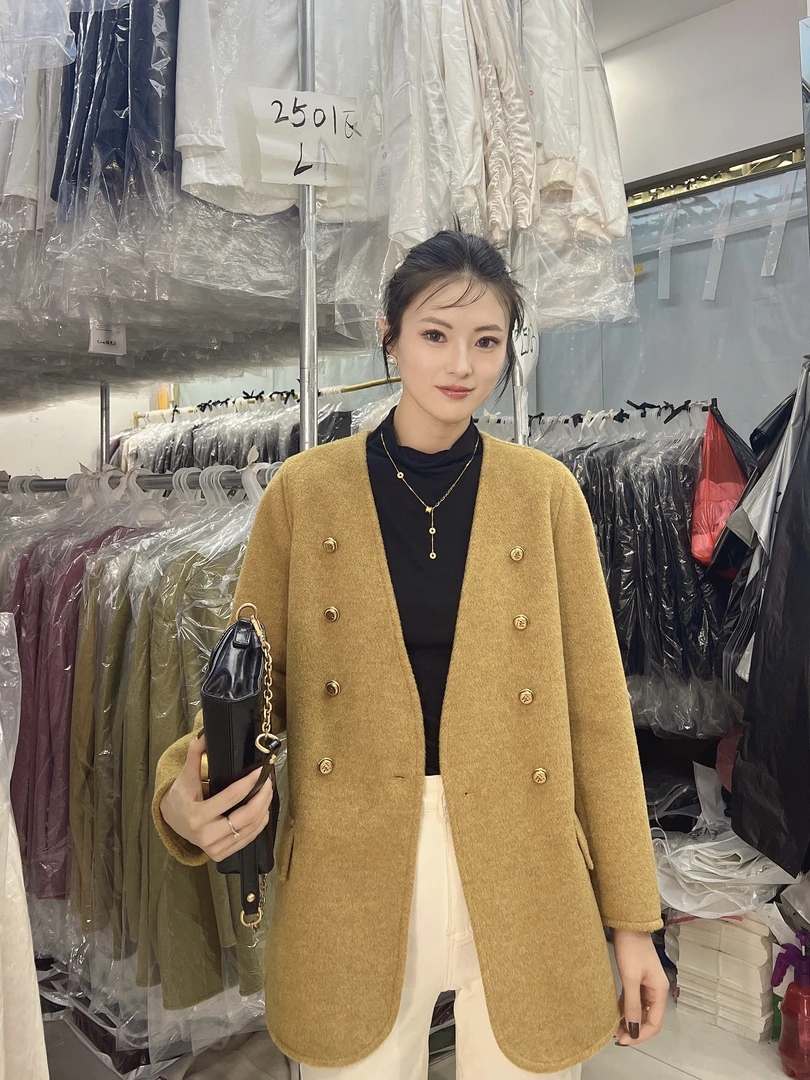 江城阔色2530款绵羊毛大衣秋冬外套V领女中长款羊毛大衣毛呢外套