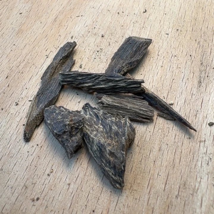 沉水！柬埔寨沉水树心油2克。