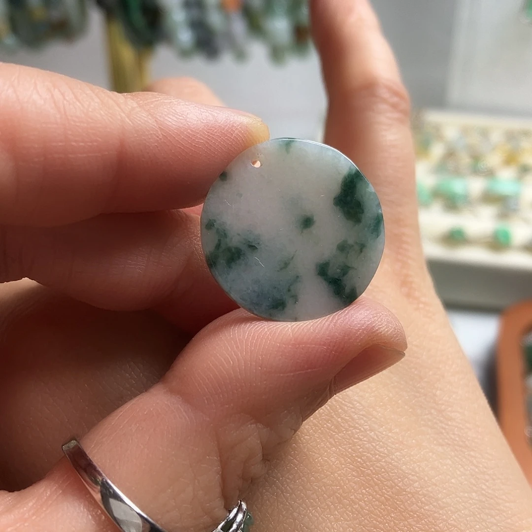 翡翠未镶嵌颈饰36