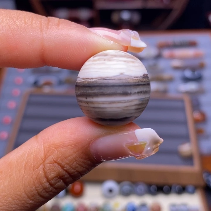 旭***玛瑙/玉髓颈饰未镶嵌