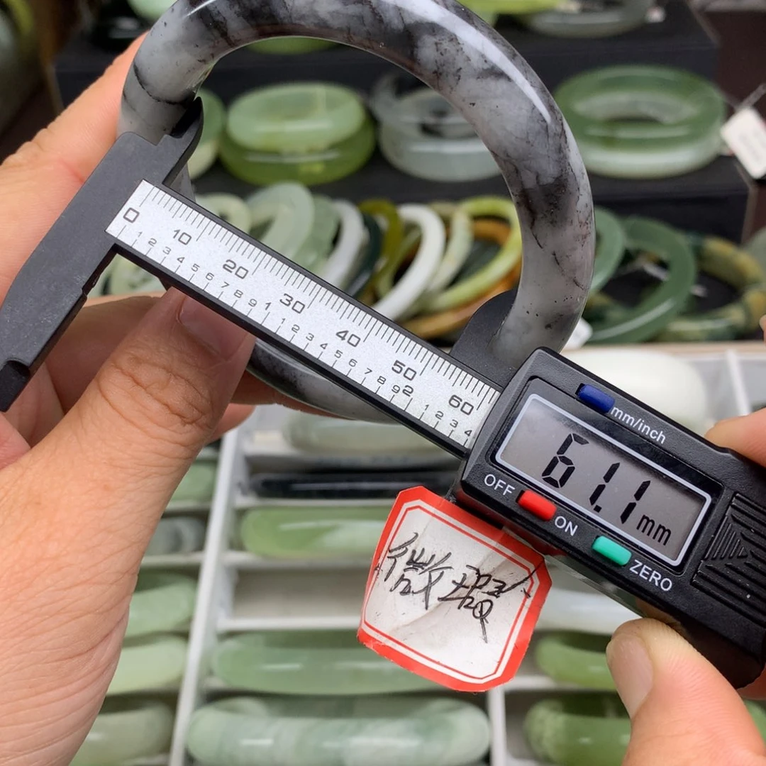 蛇纹石玉未镶嵌手镯697