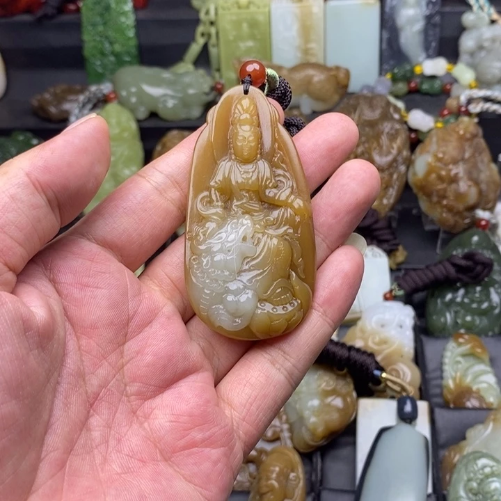 遗***月颈饰未镶嵌和田玉（糖玉）