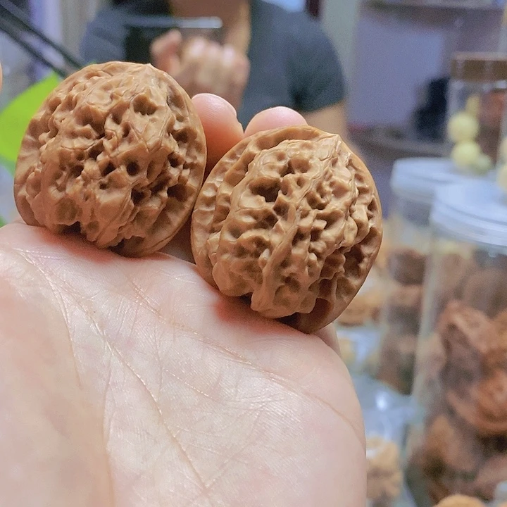 【闪购商品】核桃把件36蜡皮磐石小众
