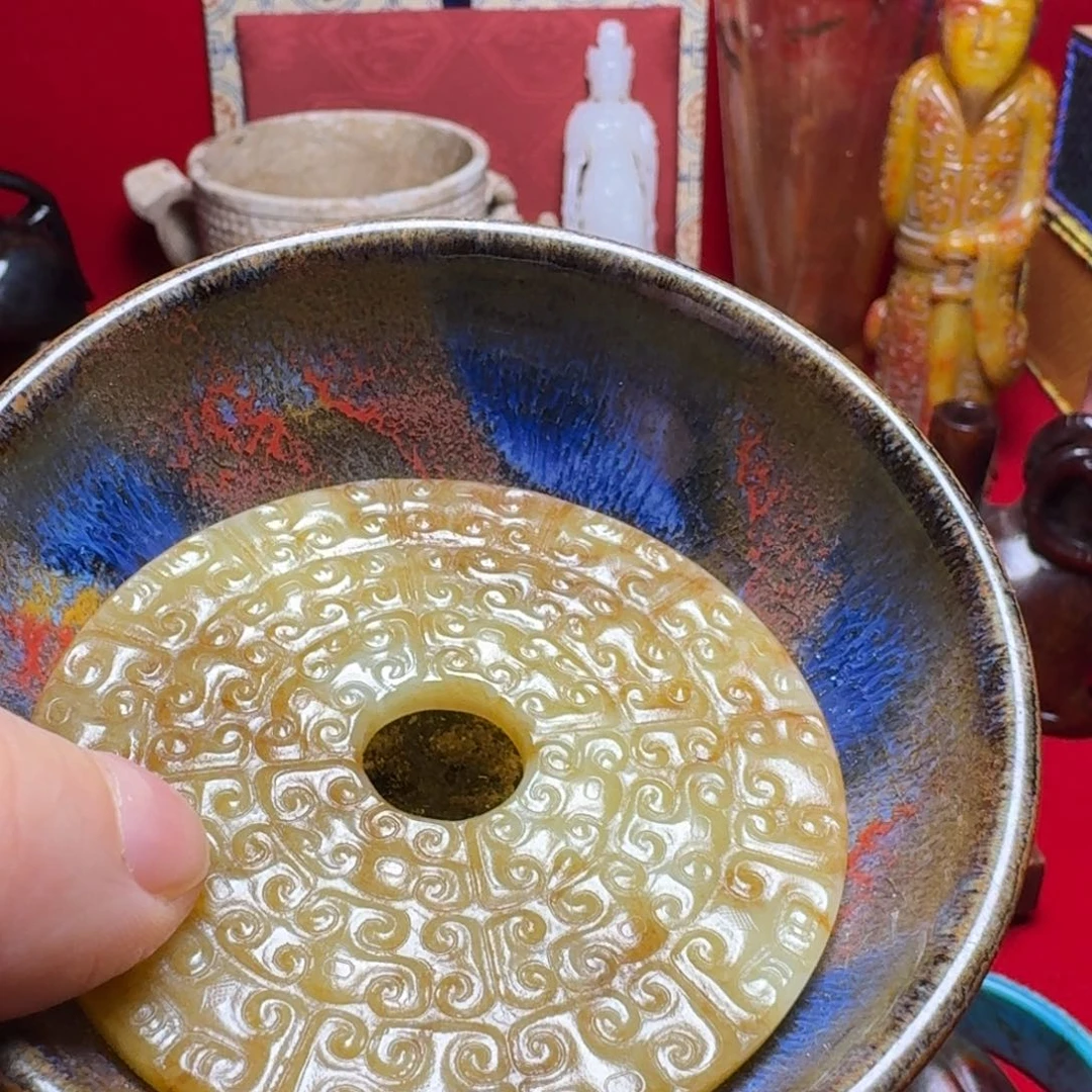 飞**光精品店老板在一次意外和田红